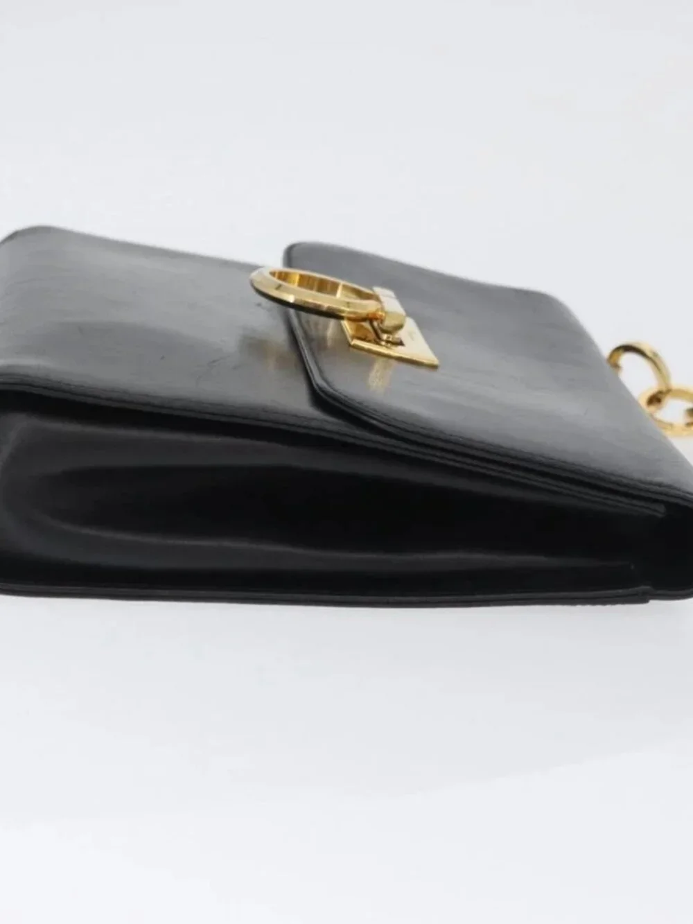 Salvatore Ferragamo Gancini Shoulder Bag Leather Black Gold Auth LNZ598
